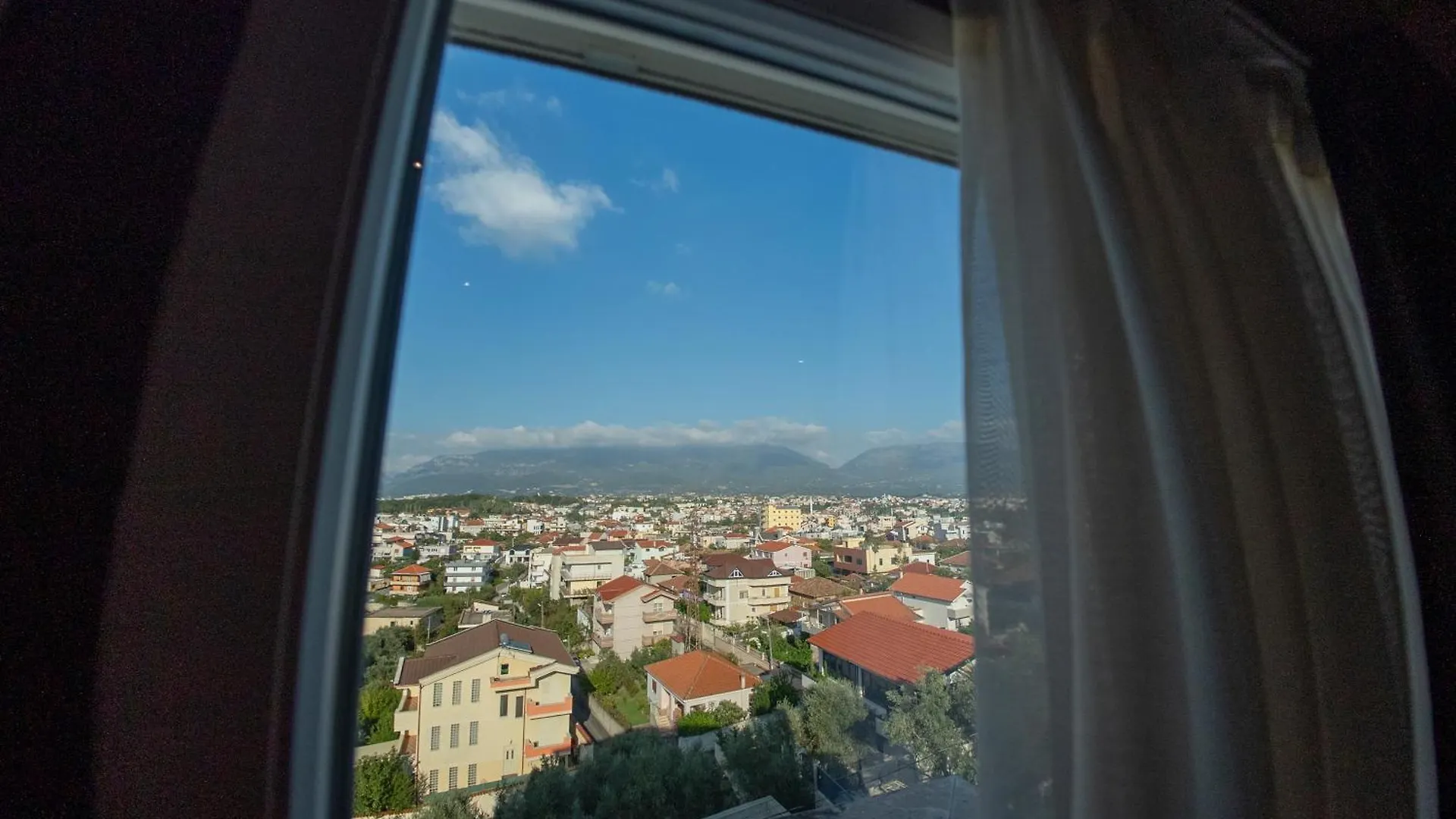 Olivar Hotel Tirana Selitë e Vogël 4*,