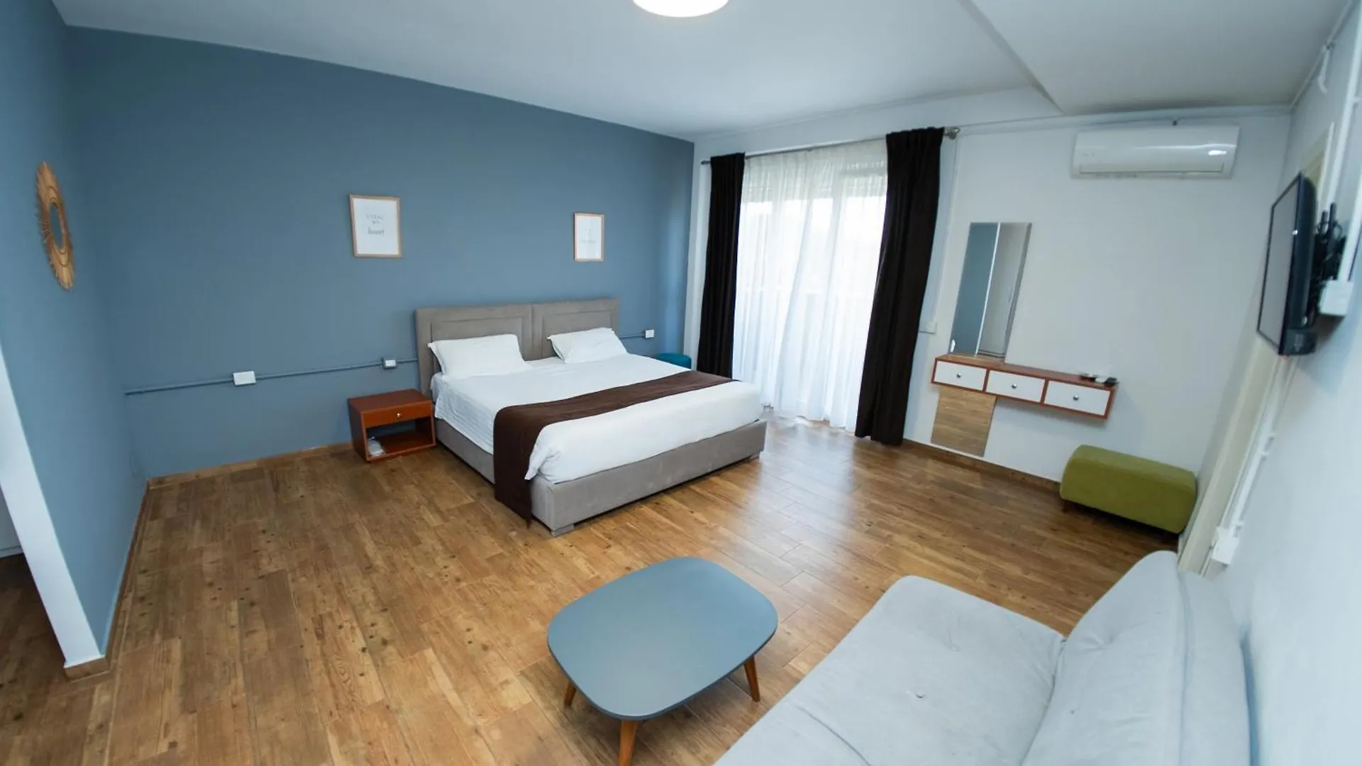 Olivar Hotel Tirana Selitë e Vogël 4*,
