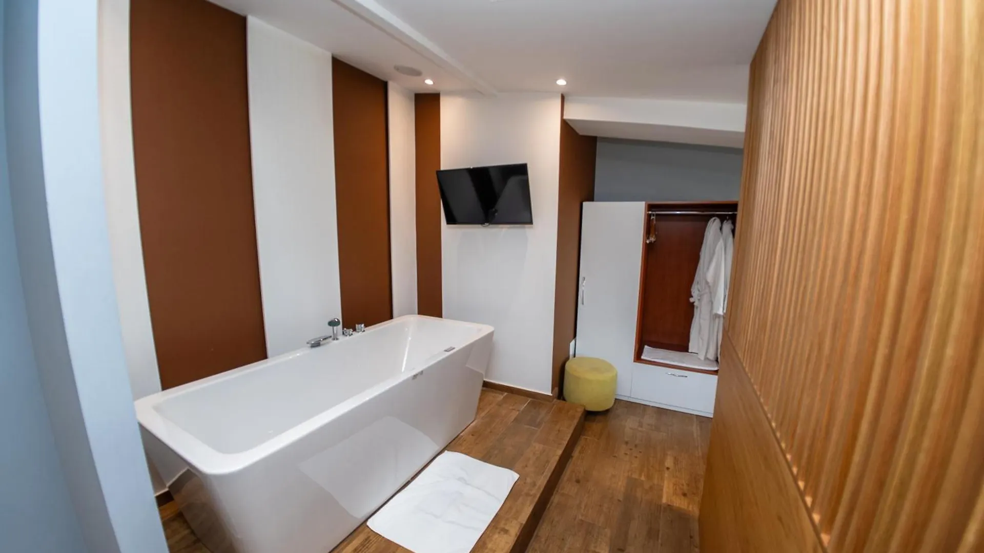 Olivar Hotel Tirana Selitë e Vogël