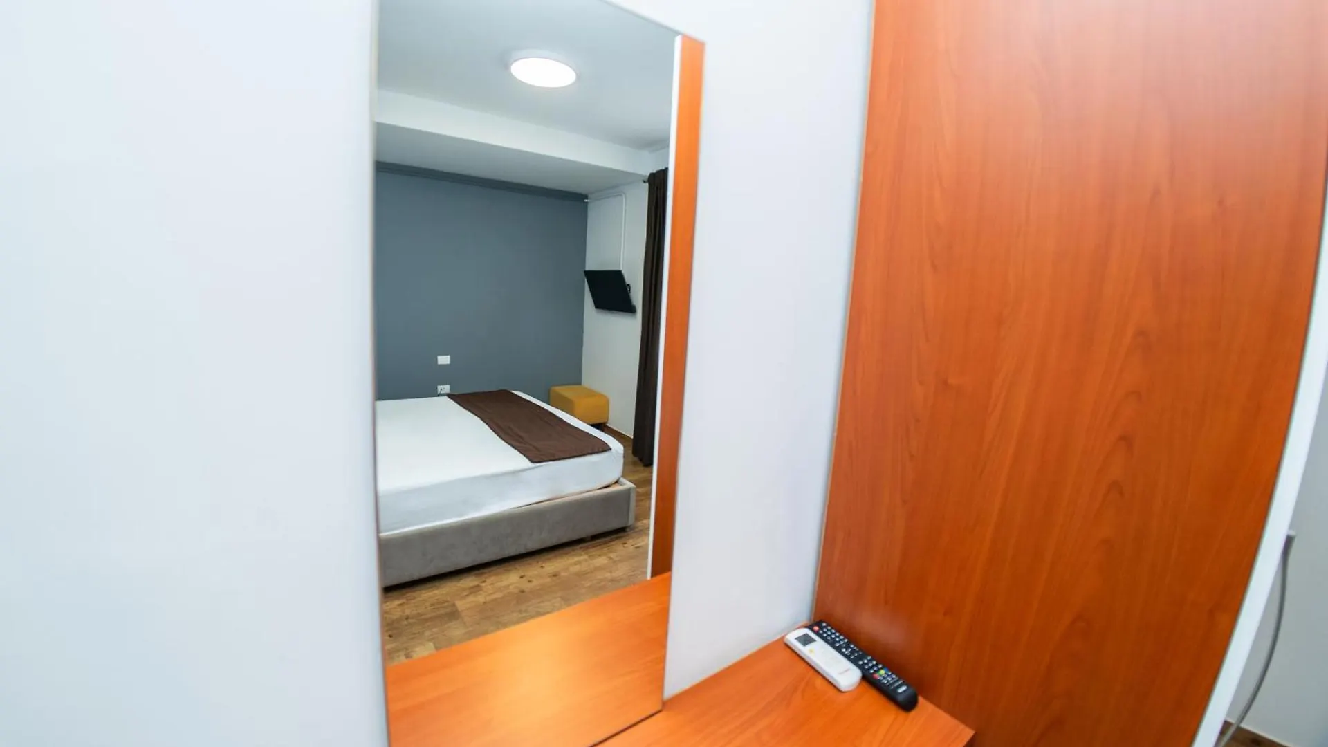 Olivar Hotel Tirana Selitë e Vogël 4*,
