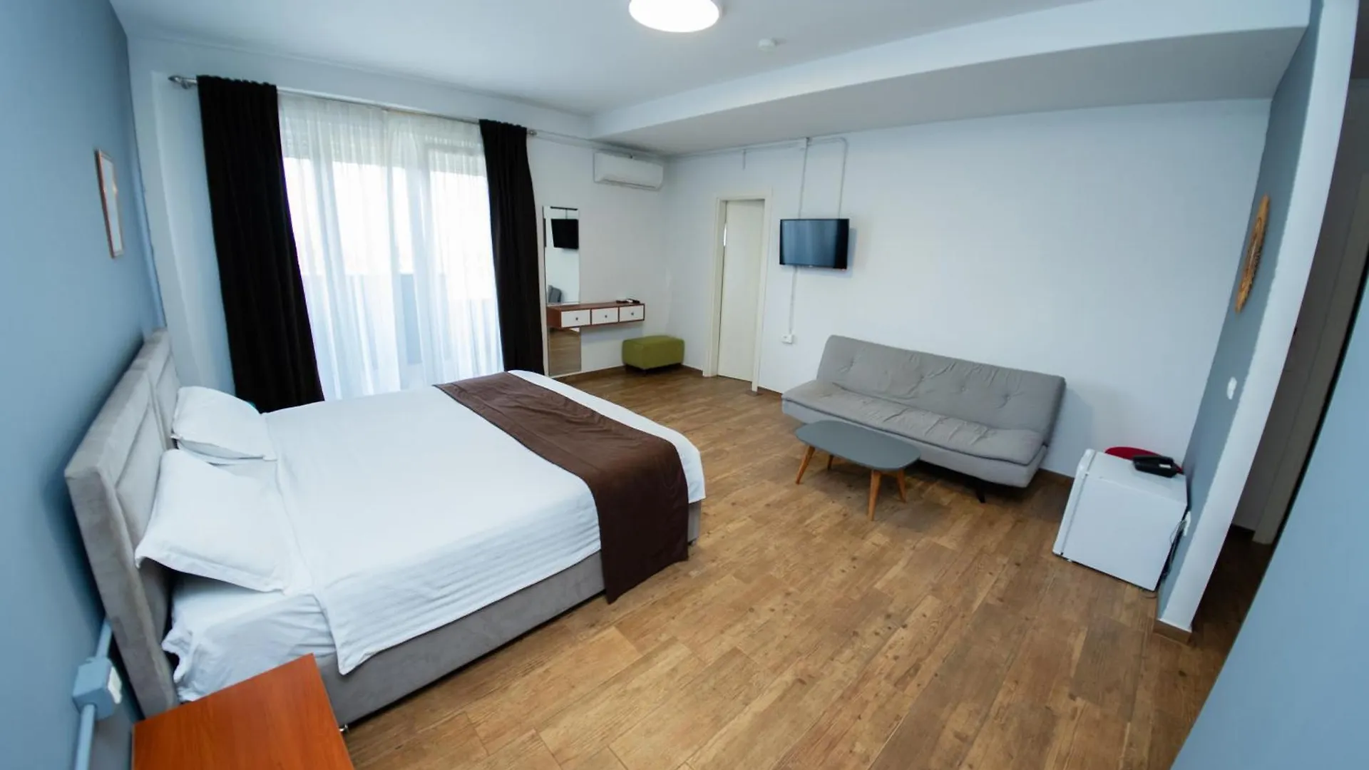 Olivar Hotel Tirana Selitë e Vogël 4*,