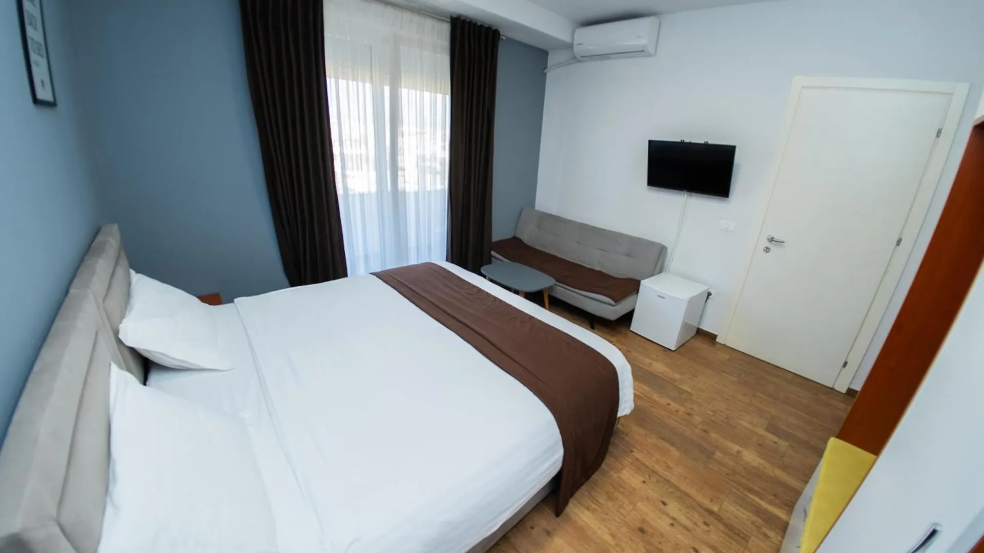 ****  Olivar Hotel Tirana Selita e Vogel Albania