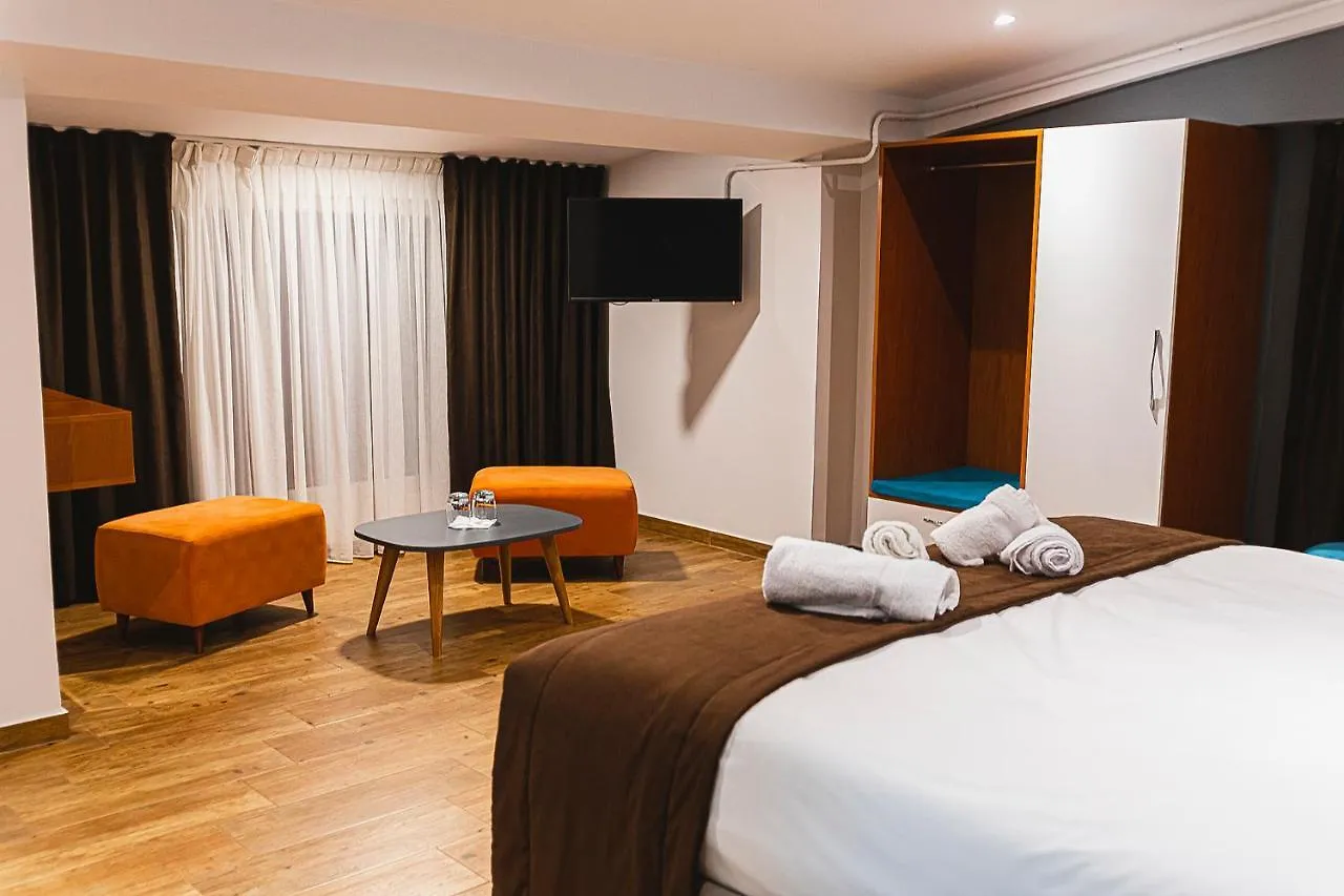 Olivar Hotel Тирана 4*,